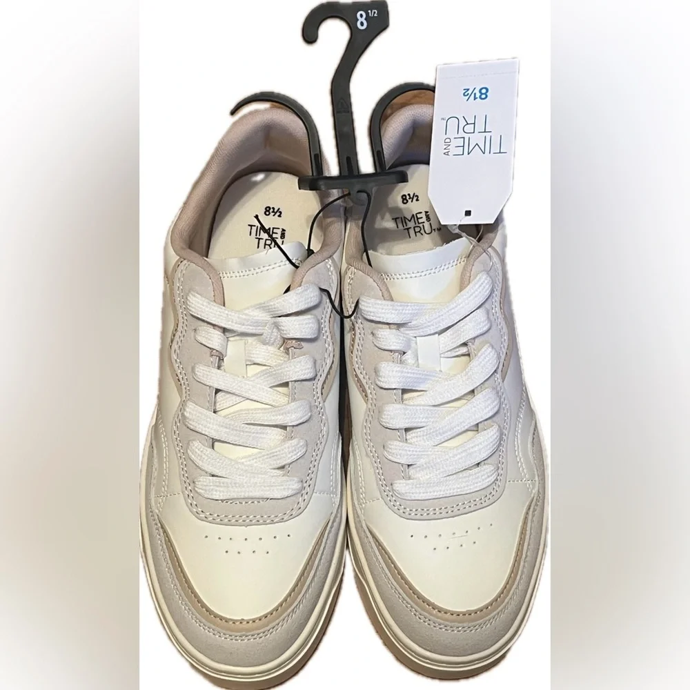 Time and Tru Women's White and Beige Lace-Up Sneakers. Size 8.5 New with Tags